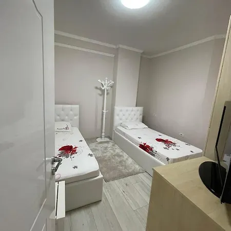 Lunar Apartament *